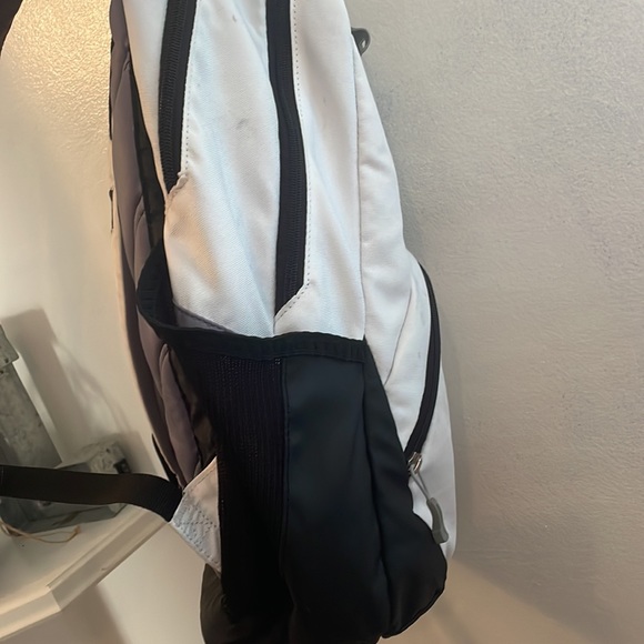 Under Armour Backpack - Picture 5 of 10